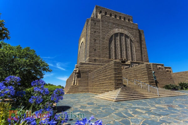 Voortrekker Monument - Nam Phi
